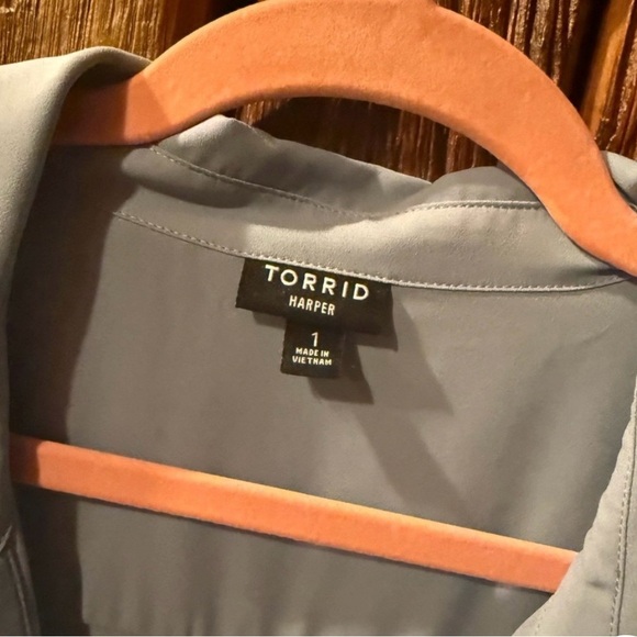 Torrid Harper Blouse Size 1 - Picture 5 of 5